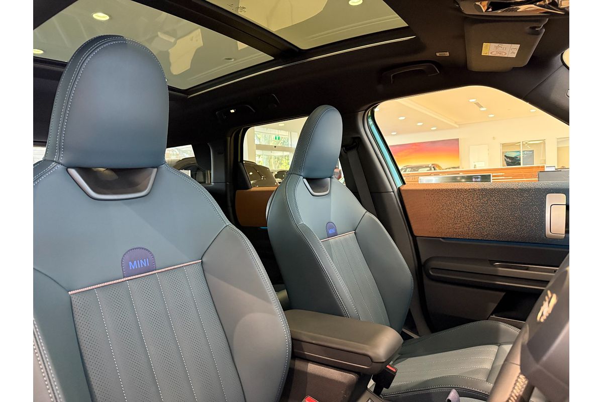 2024 MINI Countryman SE Classic U25