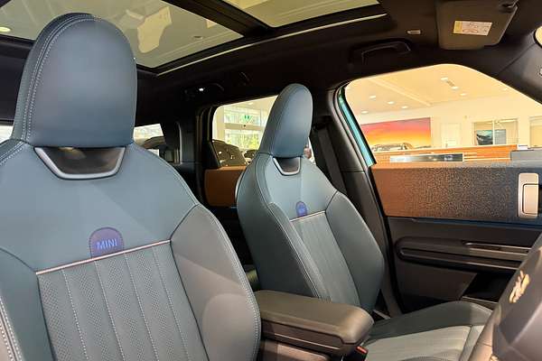 2024 MINI Countryman SE Classic U25