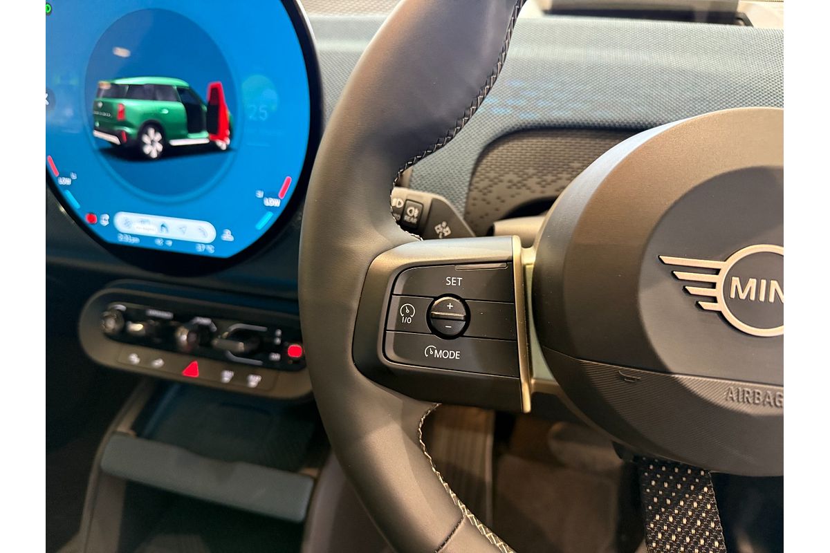 2024 MINI Countryman SE Classic U25