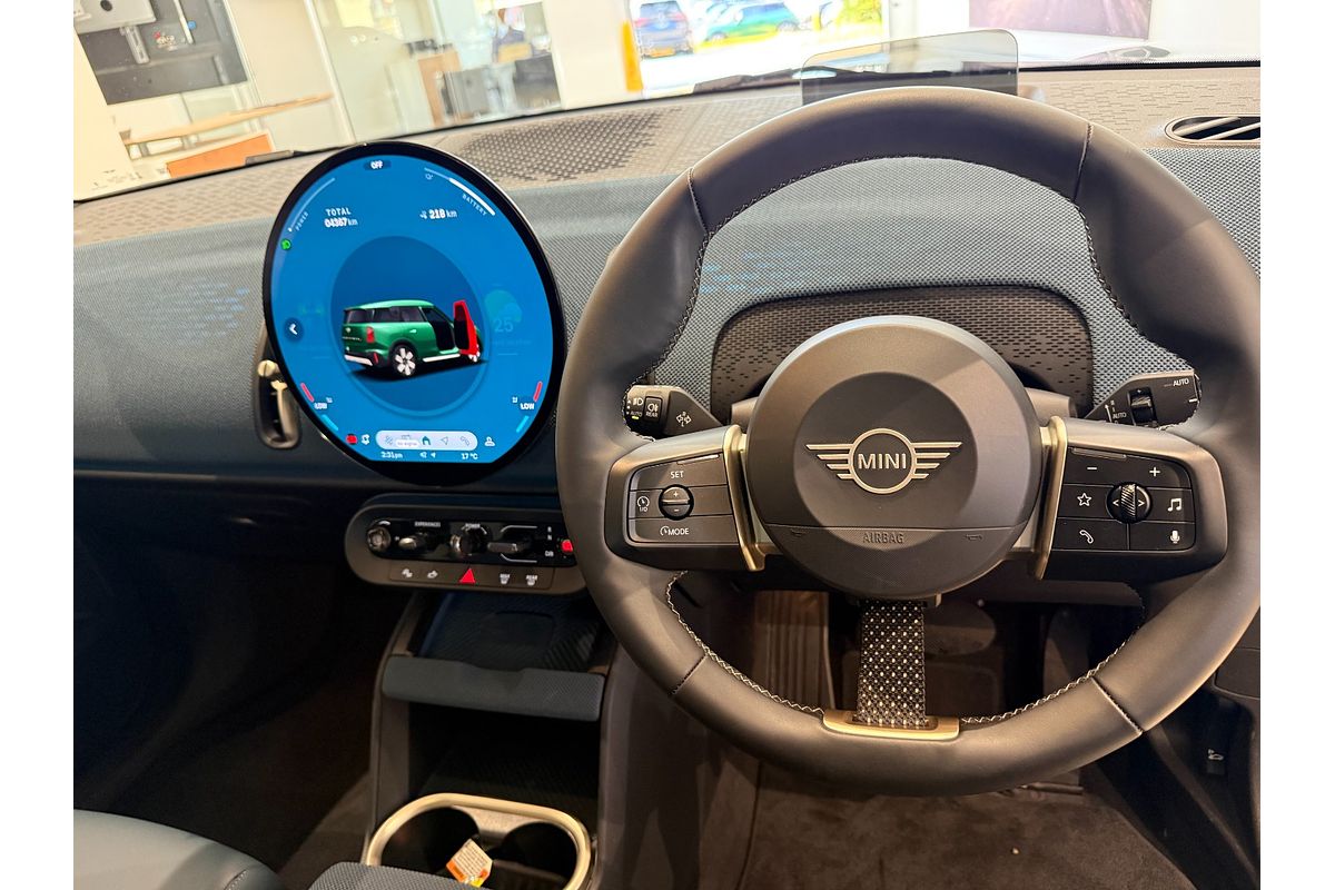 2024 MINI Countryman SE Classic U25