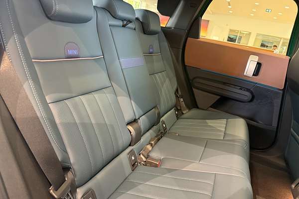 2024 MINI Countryman SE Classic U25