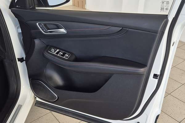 2023 MG HS Excite SAS23