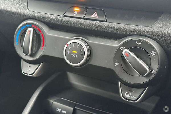 2024 Kia Stonic S YB