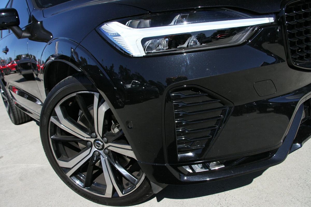 2022 Volvo XC60 B6 R-Design