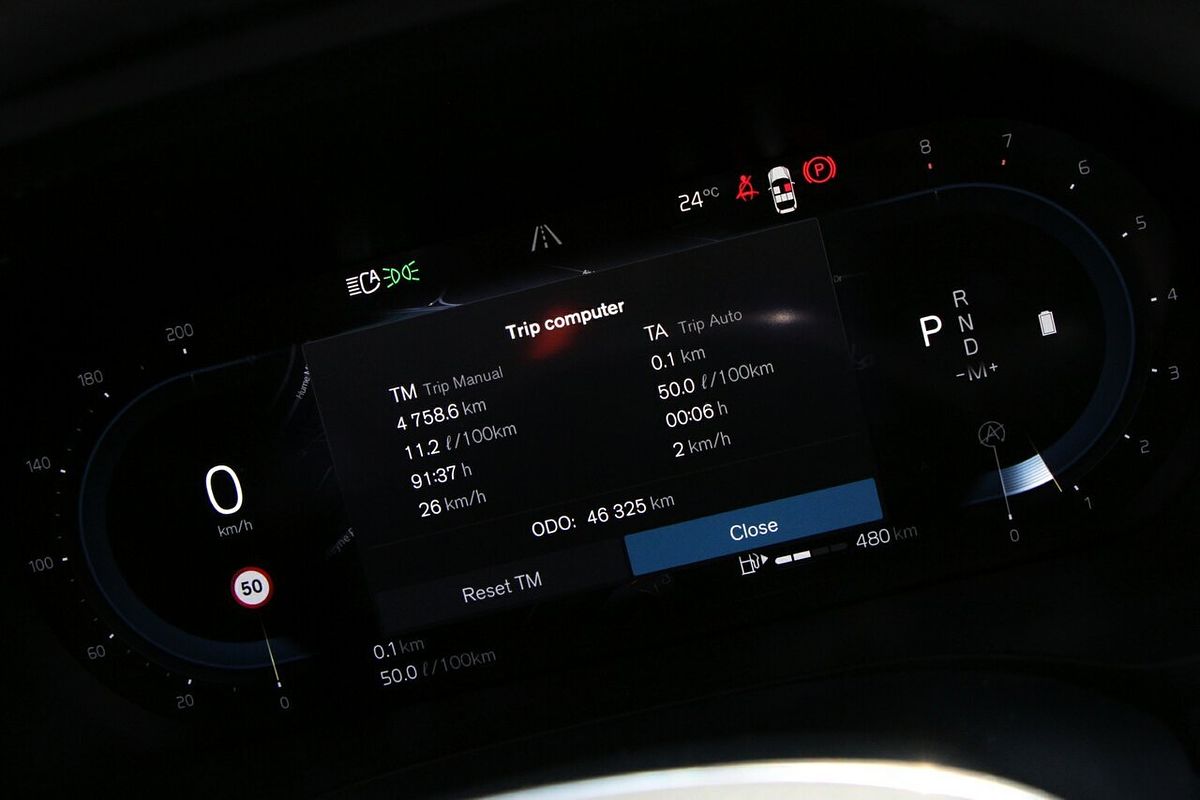 2022 Volvo XC60 B6 R-Design