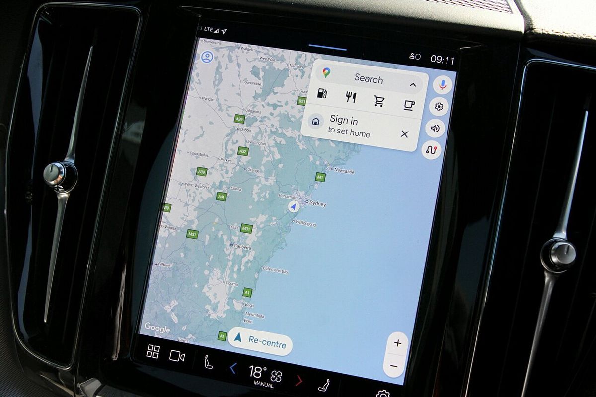 2022 Volvo XC60 B6 R-Design