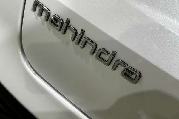 2025 Mahindra XUV700 AX7L