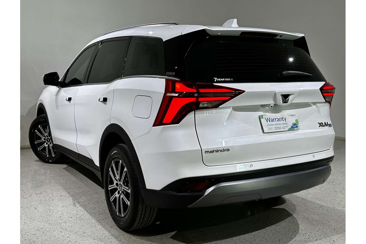 2025 Mahindra XUV700 AX7L