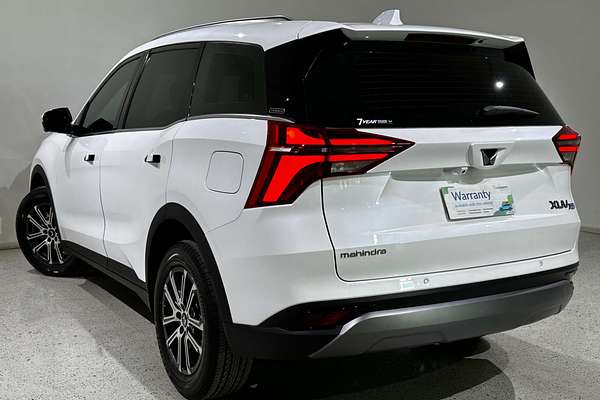 2025 Mahindra XUV700 AX7L