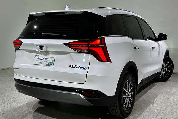 2025 Mahindra XUV700 AX7L