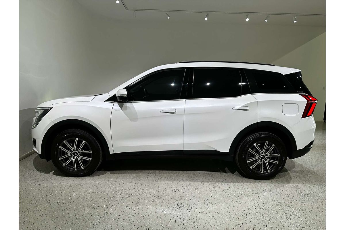 2025 Mahindra XUV700 AX7L