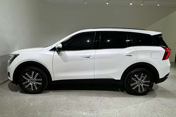 2025 Mahindra XUV700 AX7L