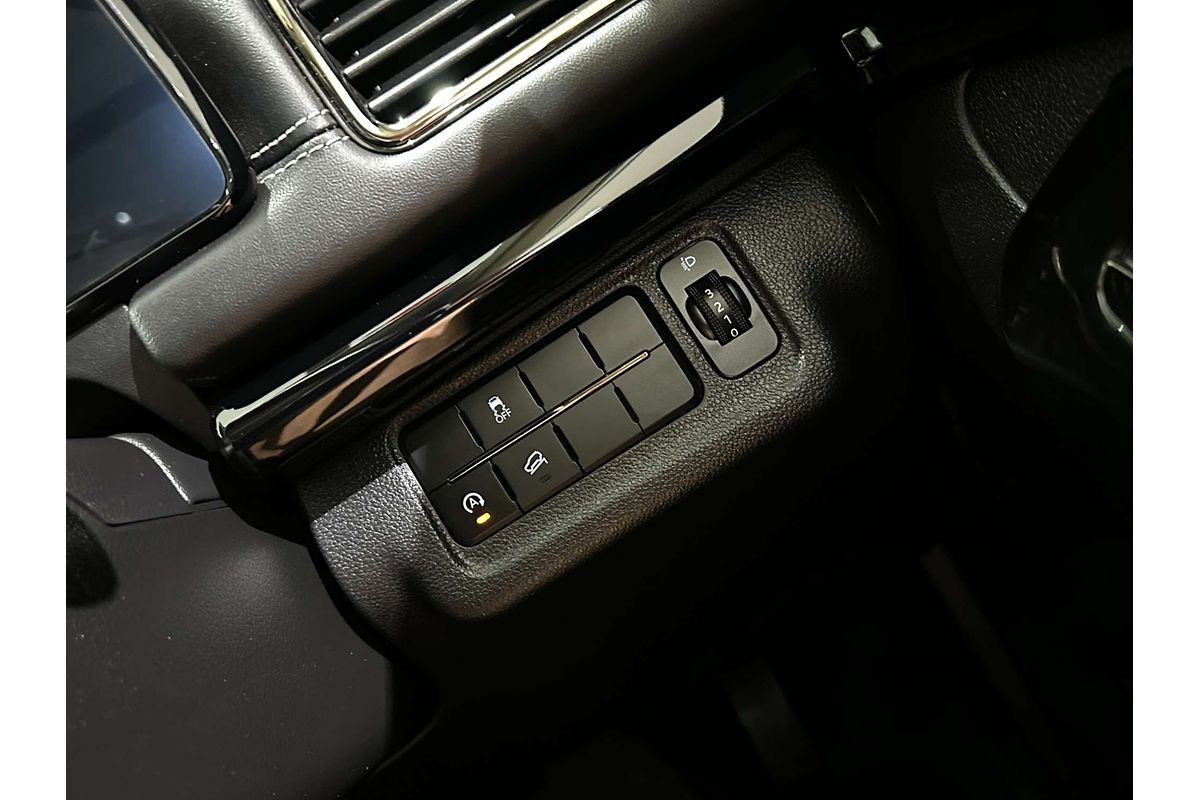 2025 Mahindra XUV700 AX7L