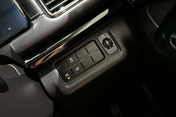 2025 Mahindra XUV700 AX7L