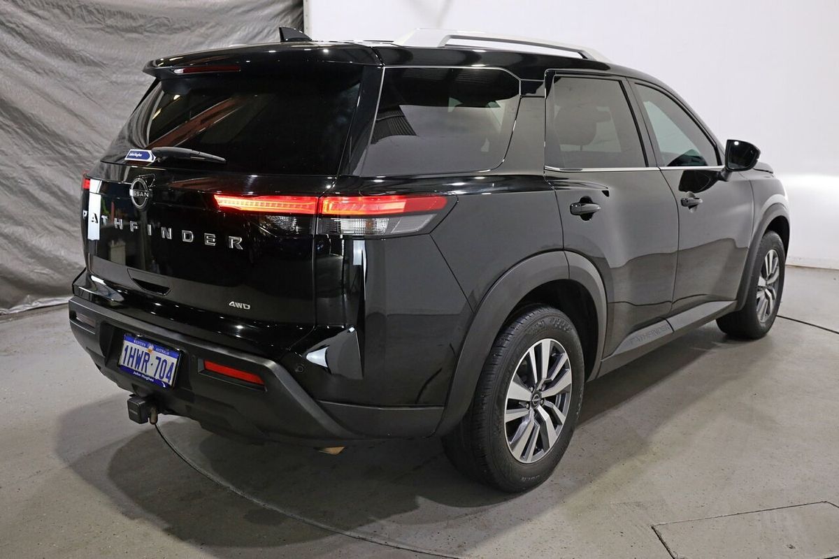 2023 Nissan Pathfinder Ti R53