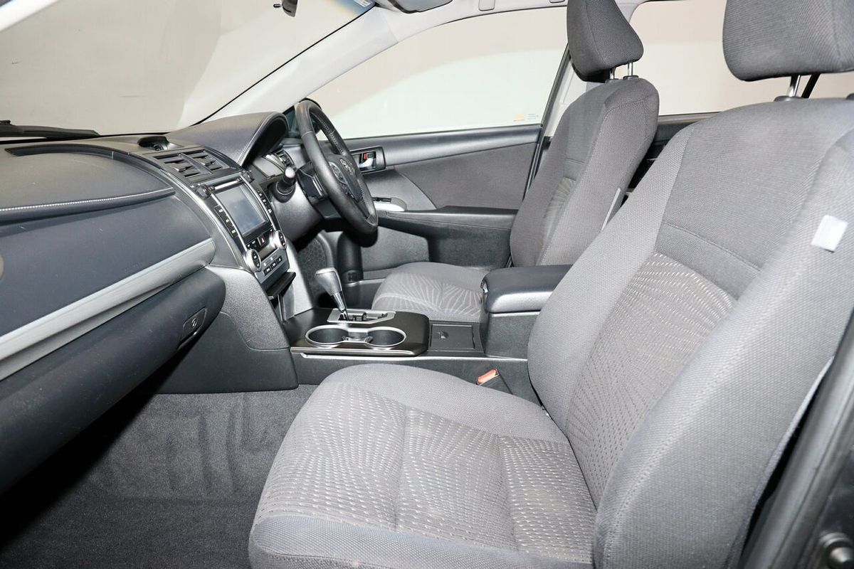 2017 Toyota Camry Atara S ASV50R