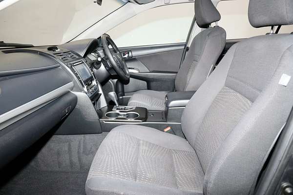 2017 Toyota Camry Atara S ASV50R
