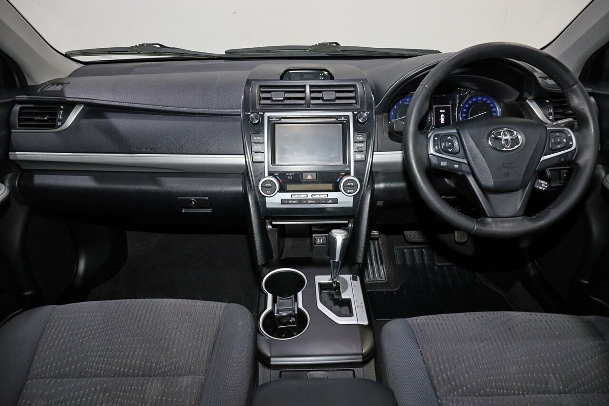 2017 Toyota Camry Atara S ASV50R