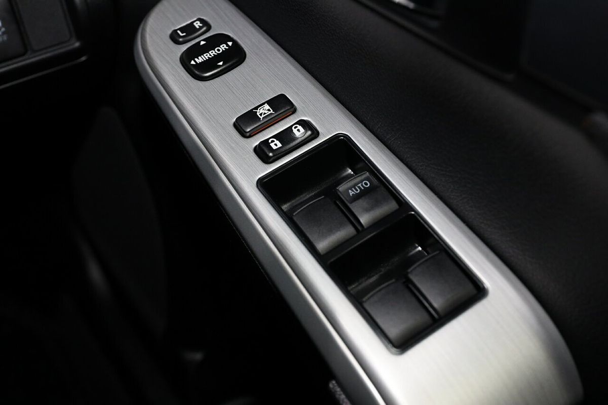 2017 Toyota Camry Atara S ASV50R