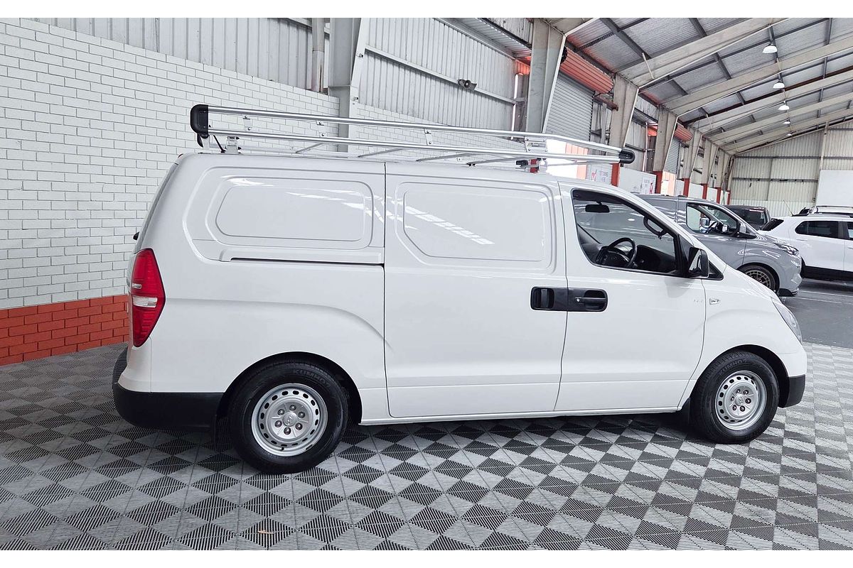 2017 Hyundai iLoad TQ3-V Series II