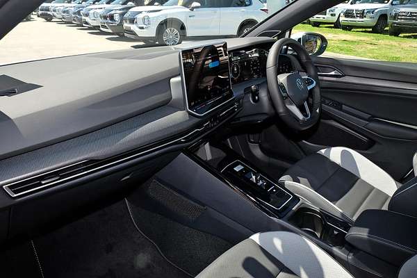 2025 Volkswagen Golf 110TSI R-Line 8.5