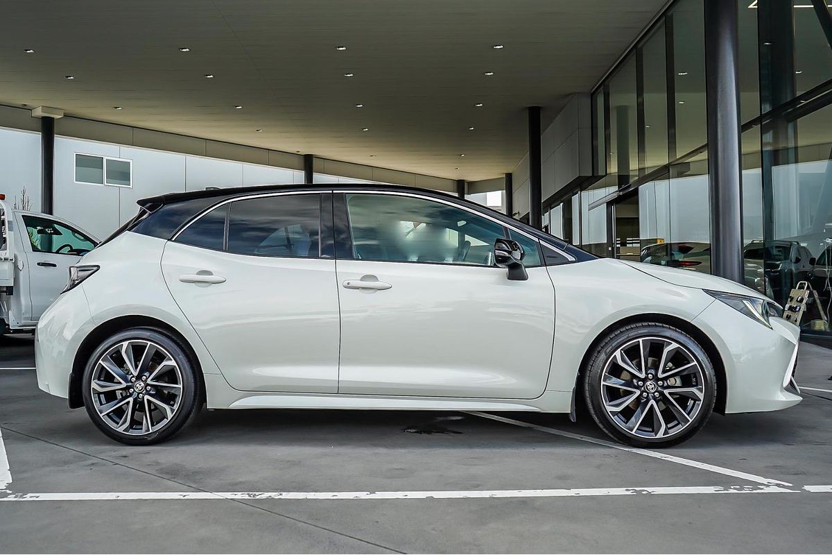 2018 Toyota COROLLA ZR MZEA12R