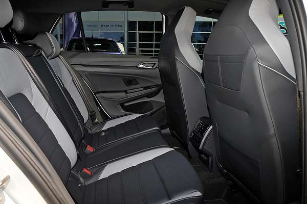 2025 Volkswagen Golf 110TSI R-Line 8.5