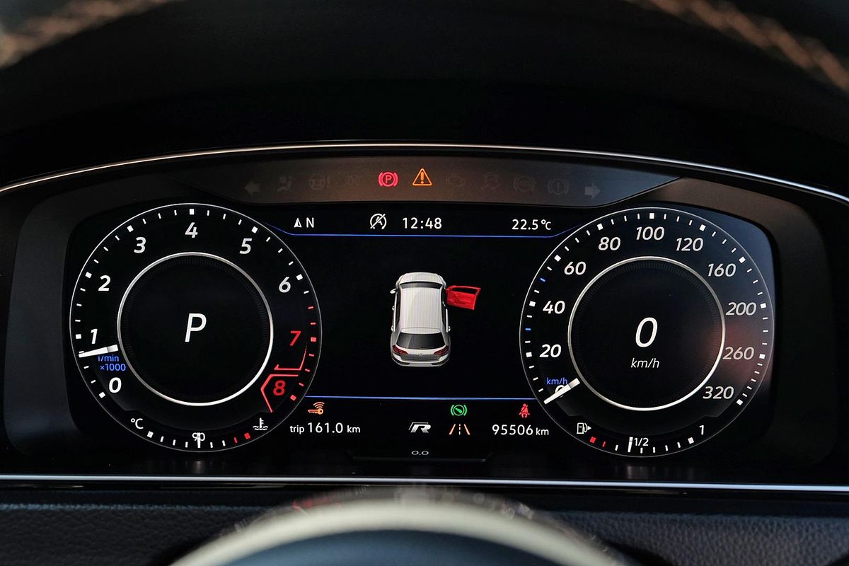 2017 Volkswagen Golf R Wolfsburg Edition 7.5