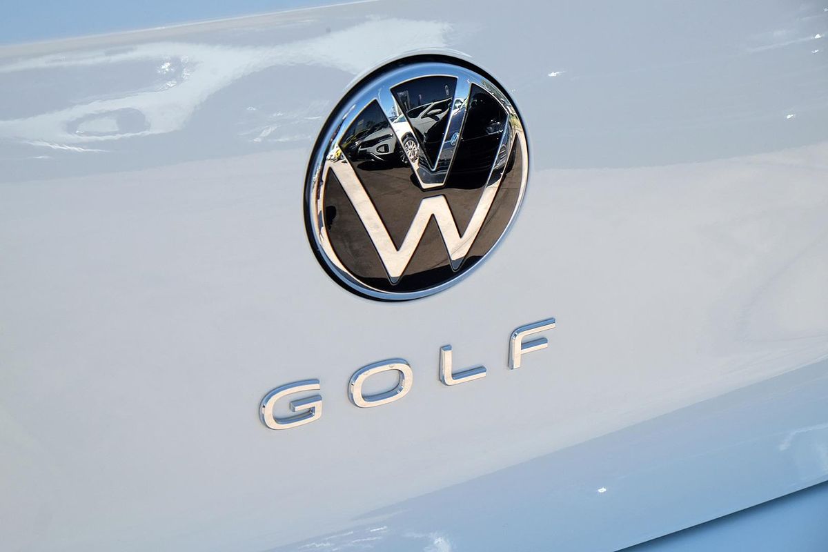 2025 Volkswagen Golf 110TSI R-Line 8.5