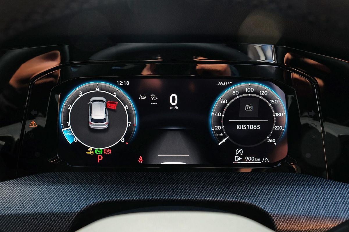 2025 Volkswagen Golf 110TSI R-Line 8.5