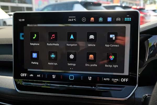 2025 Volkswagen Golf 110TSI R-Line 8.5