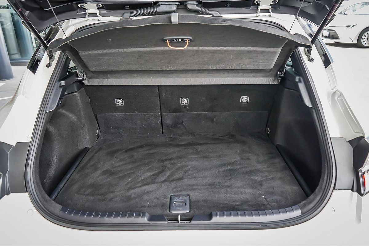 2018 Toyota COROLLA ZR MZEA12R