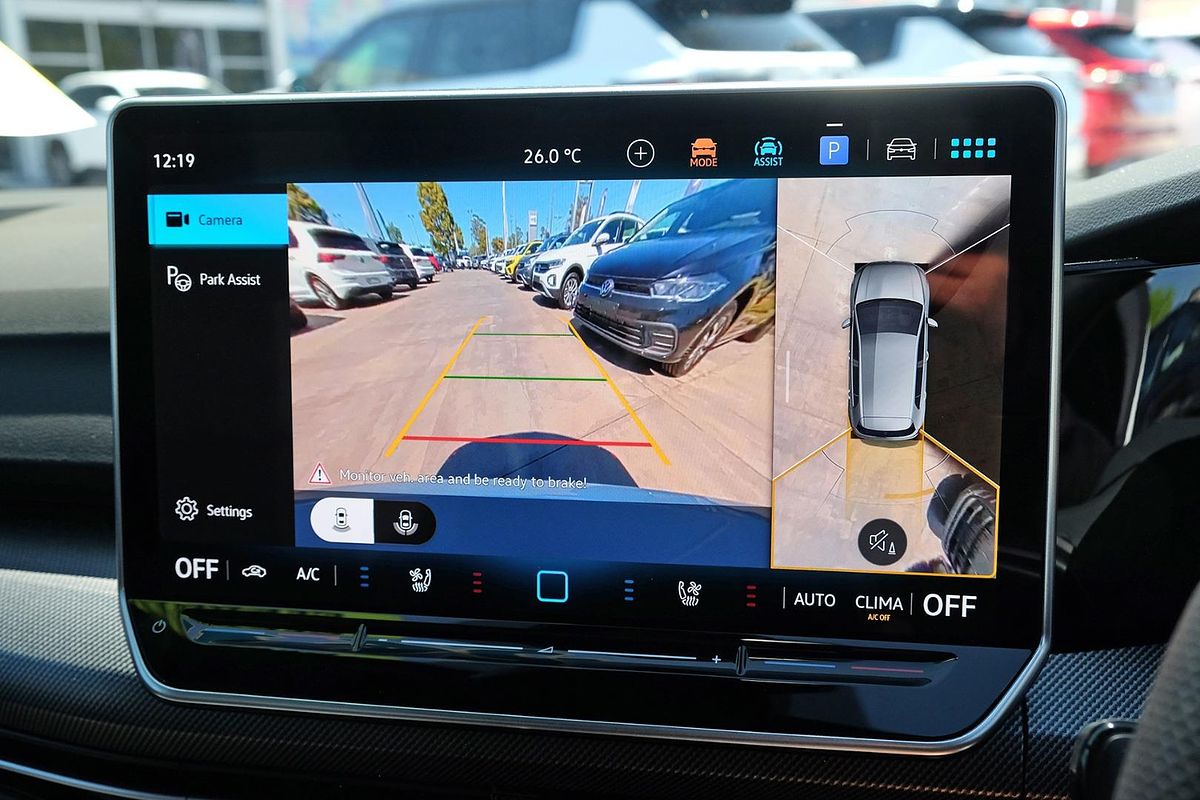 2025 Volkswagen Golf 110TSI R-Line 8.5