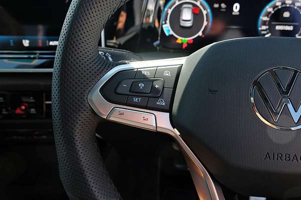 2025 Volkswagen Golf 110TSI R-Line 8.5