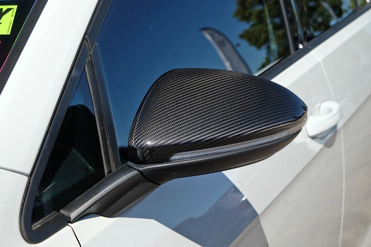 2017 Volkswagen Golf R Wolfsburg Edition 7.5