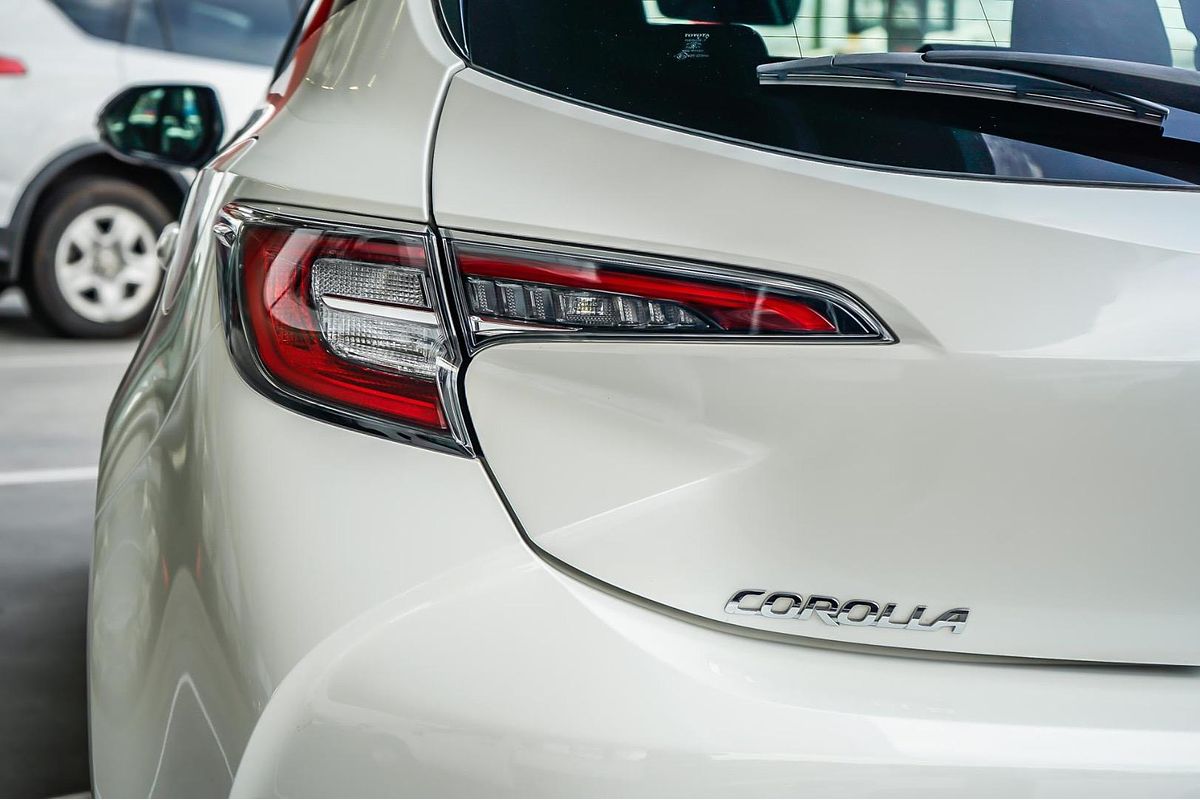 2018 Toyota COROLLA ZR MZEA12R