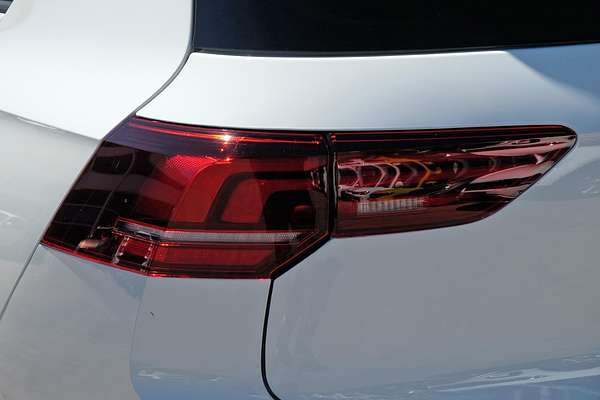 2025 Volkswagen Golf 110TSI R-Line 8.5