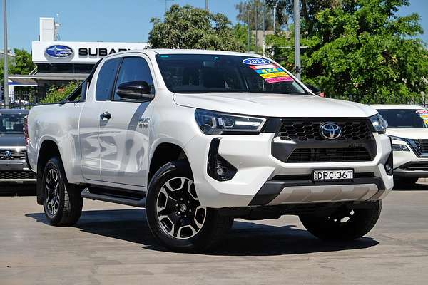 2024 Toyota Hilux SR5 GUN126R 4X4