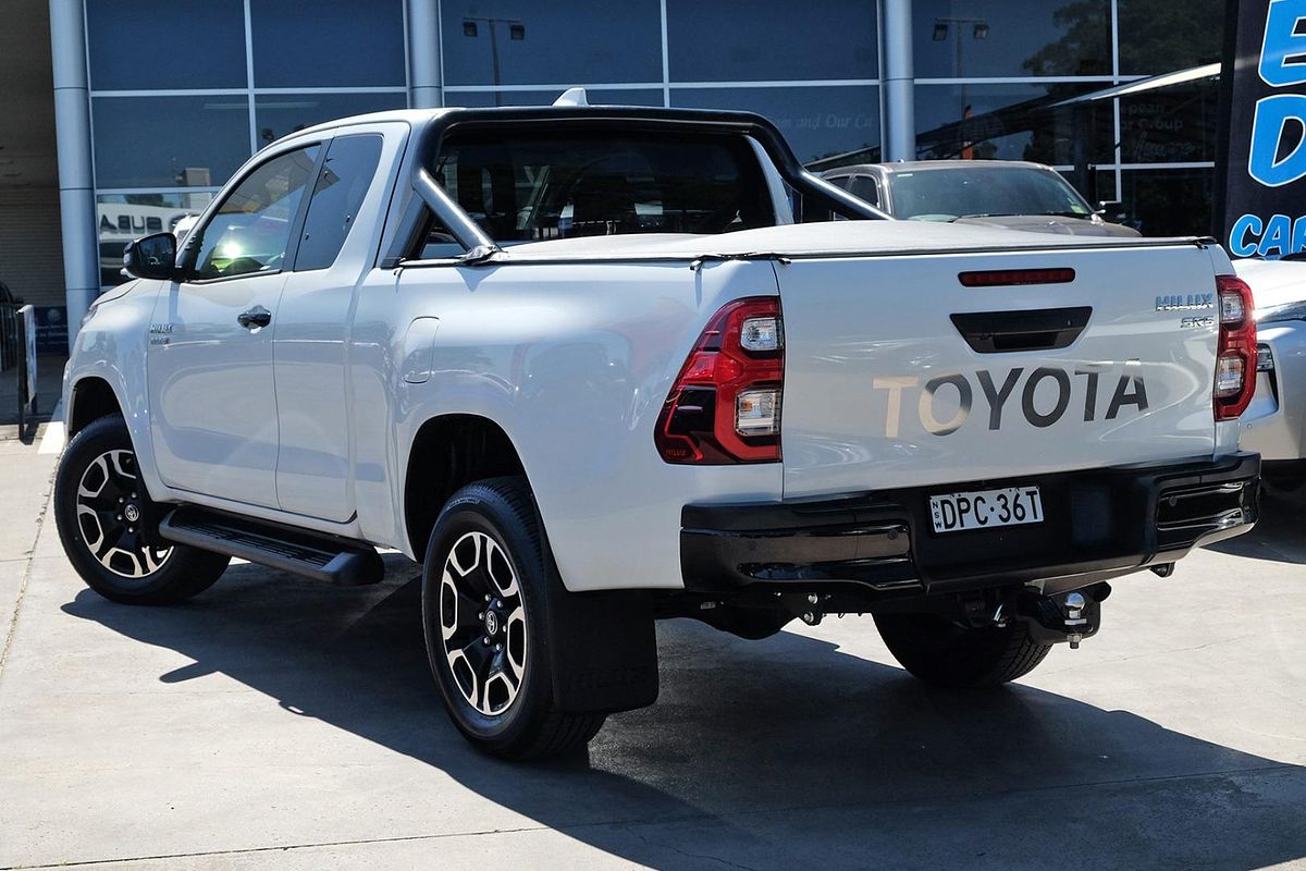 2024 Toyota Hilux SR5 GUN126R 4X4