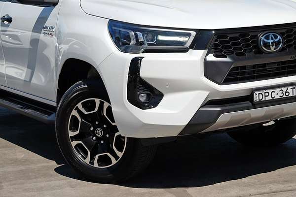 2024 Toyota Hilux SR5 GUN126R 4X4