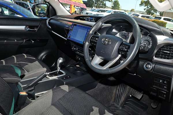 2024 Toyota Hilux SR5 GUN126R 4X4