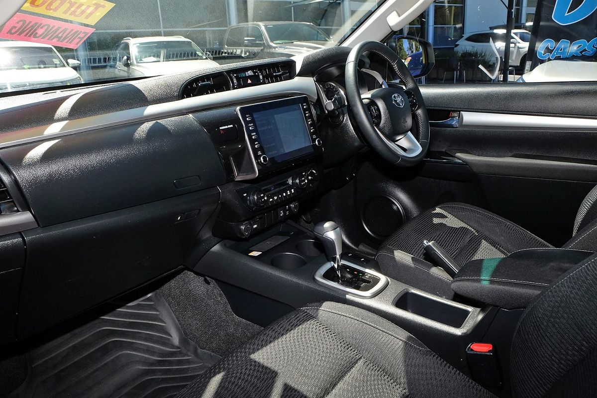 2024 Toyota Hilux SR5 GUN126R 4X4