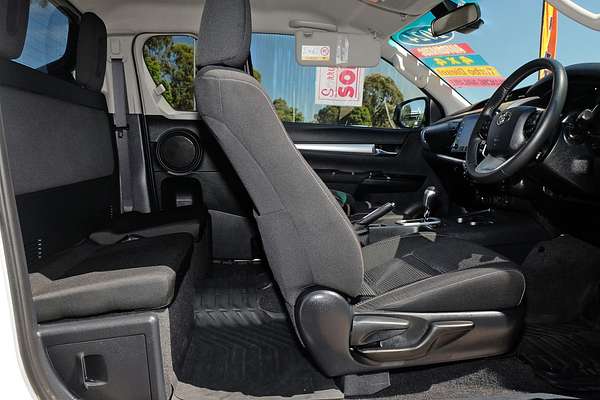 2024 Toyota Hilux SR5 GUN126R 4X4