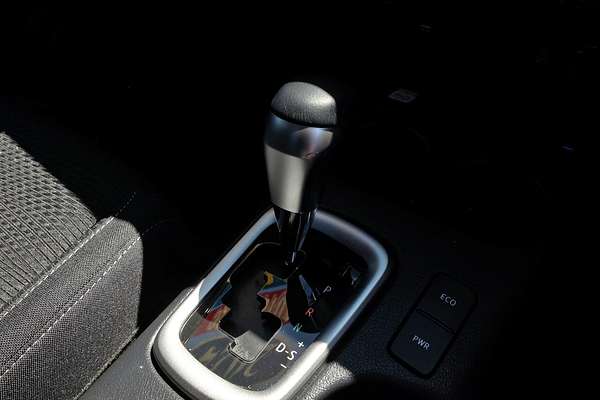 2024 Toyota Hilux SR5 GUN126R 4X4