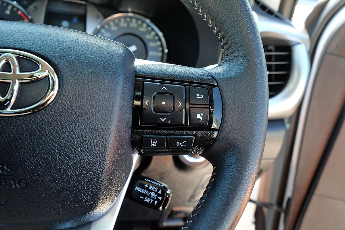 2024 Toyota Hilux SR5 GUN126R 4X4