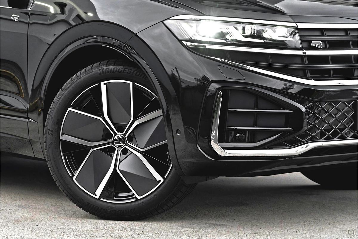 2025 Volkswagen Touareg 210TDI R-Line RC
