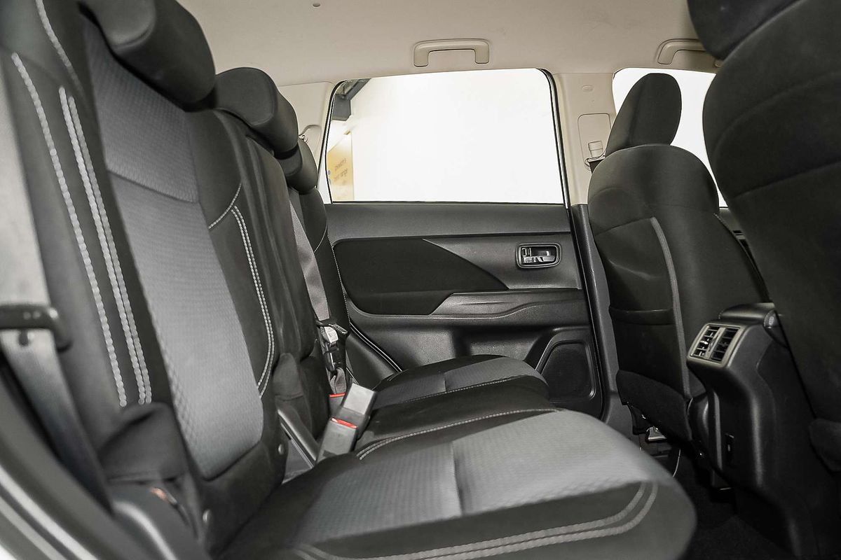 2021 Mitsubishi Outlander ES ZL