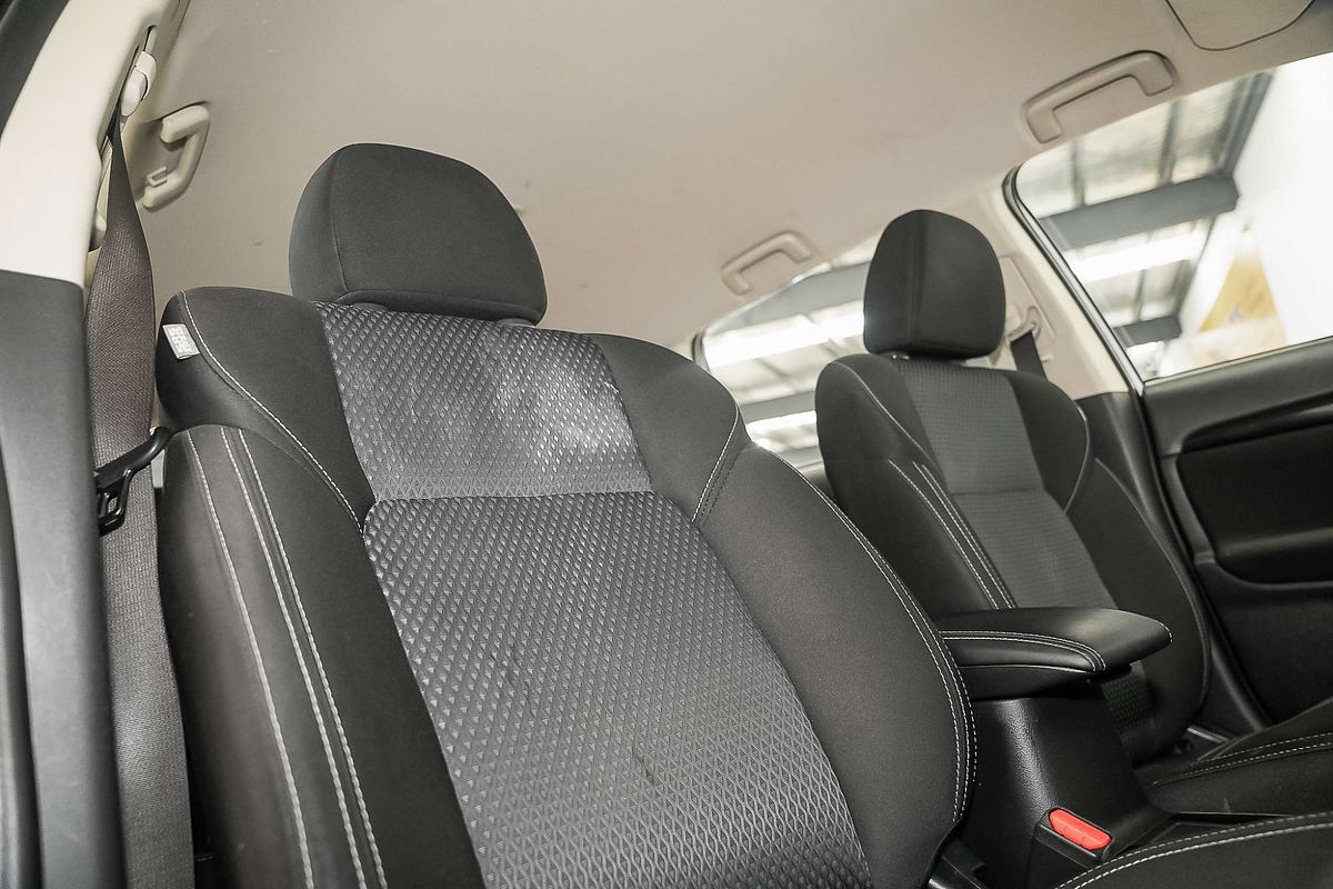 2021 Mitsubishi Outlander ES ZL