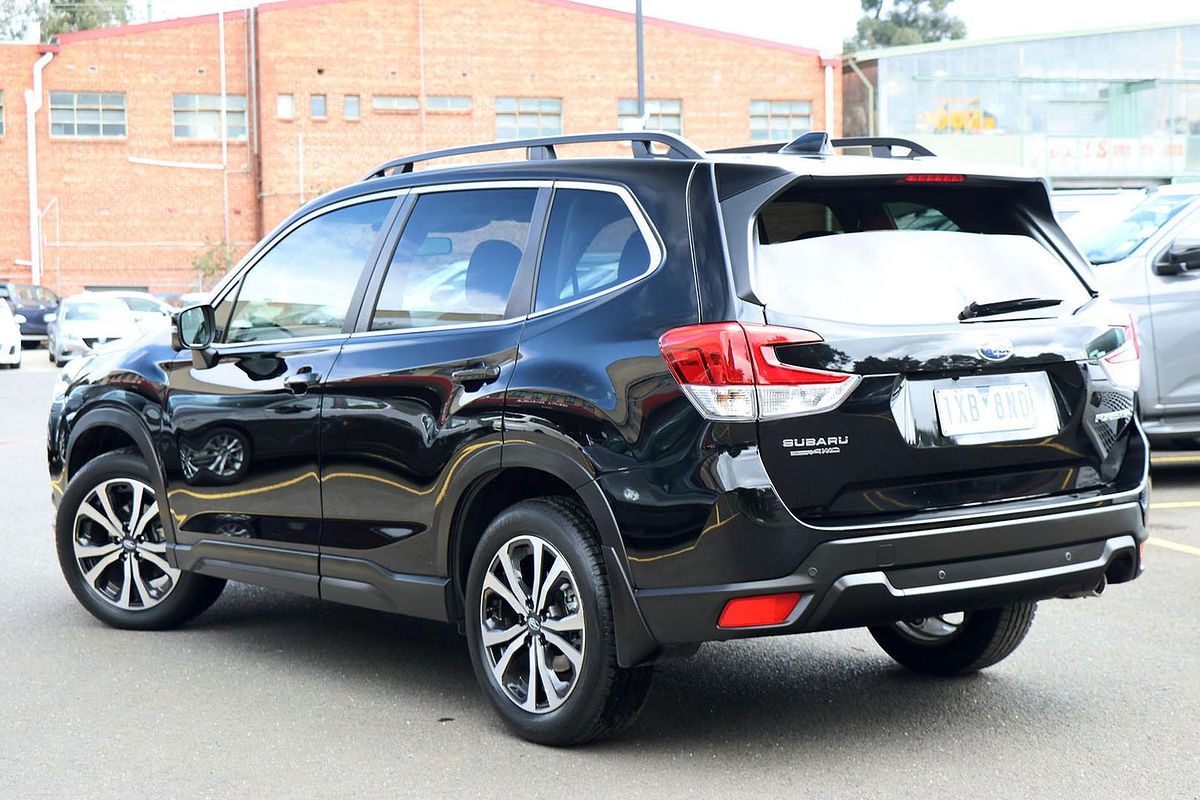 2022 Subaru Forester 2.5i Premium S5