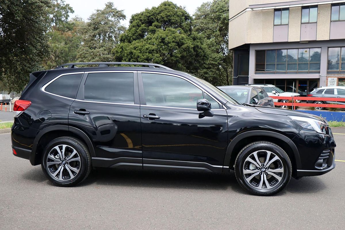 2022 Subaru Forester 2.5i Premium S5